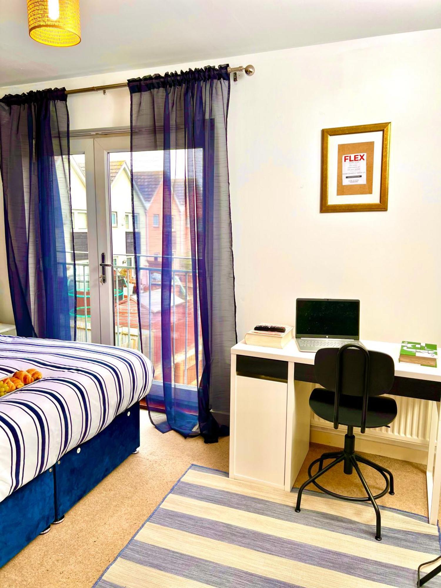 Dartford Kent Luxe Home -2 Mins From Dartford Crossing - Close To Town Centre & Station - 5 Bedroom Holiday Home - Fun Games & Free Parking-Sleeps 1 To 12 Exterior photo